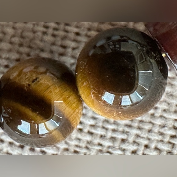 26 inch Brass Cross and Tiger Eye Gemstone bead necklace NWOT - Picture 3 of 11